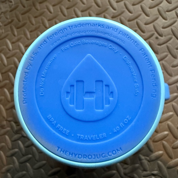 HydroJug Blue checkered 40oz - Picture 3 of 3